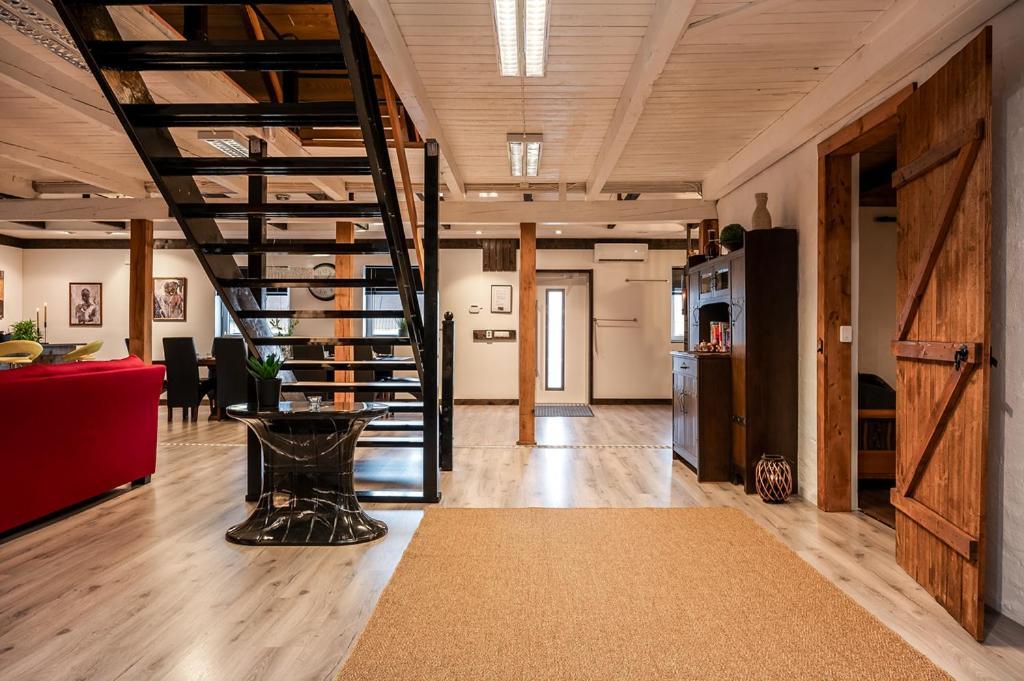 Unique Rustic Property In Skane Linderod エクステリア 写真