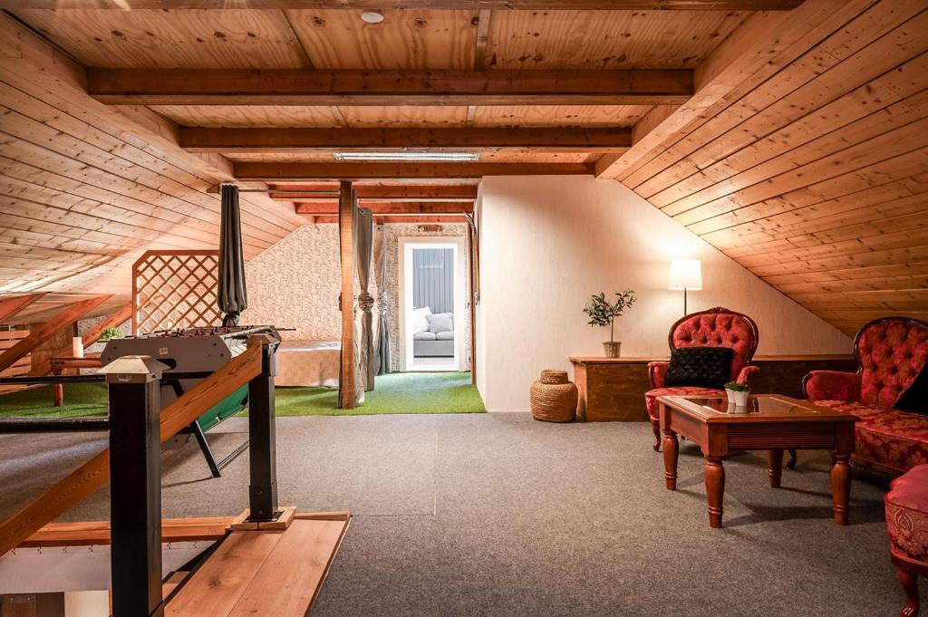 Unique Rustic Property In Skane Linderod エクステリア 写真