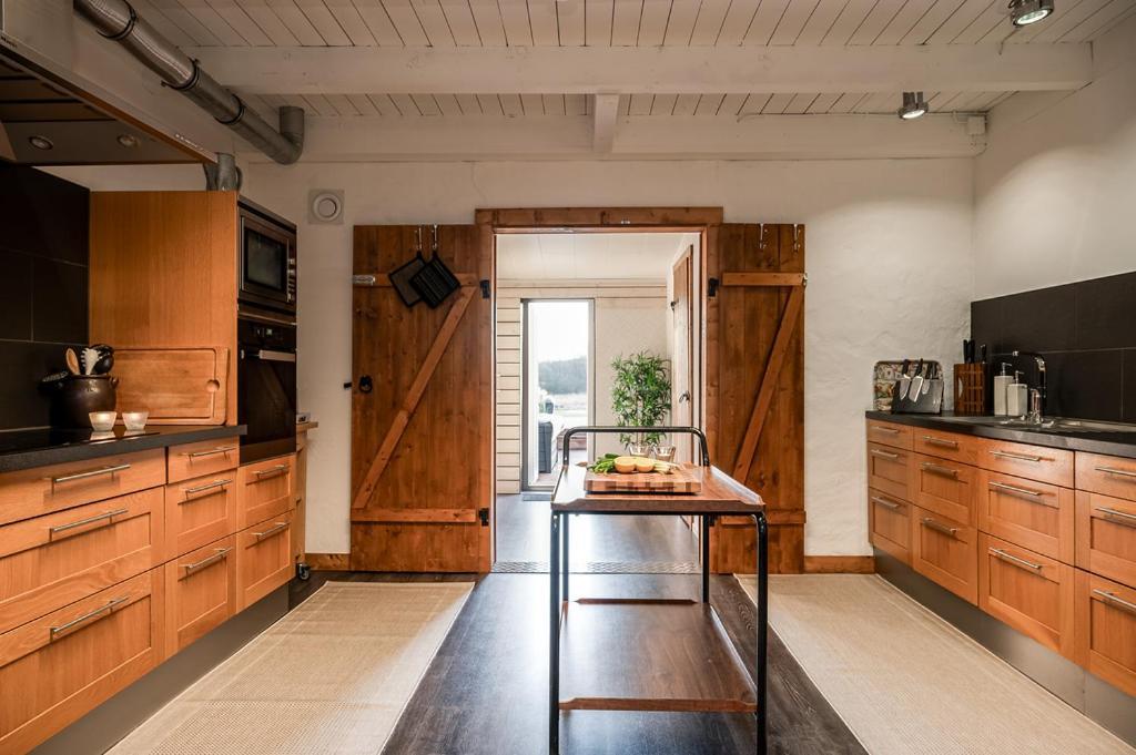 Unique Rustic Property In Skane Linderod エクステリア 写真